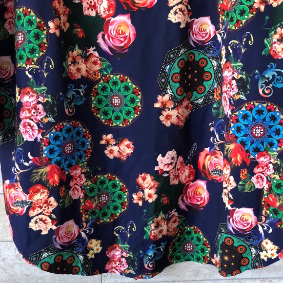 Cheery floral mandala long blouse - Picture 6 of 6